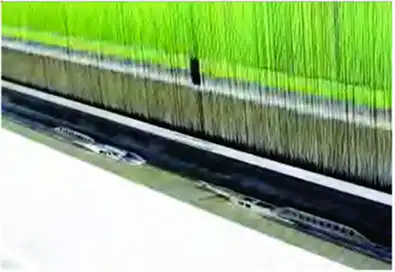 Free Flight Without Guide Hooks